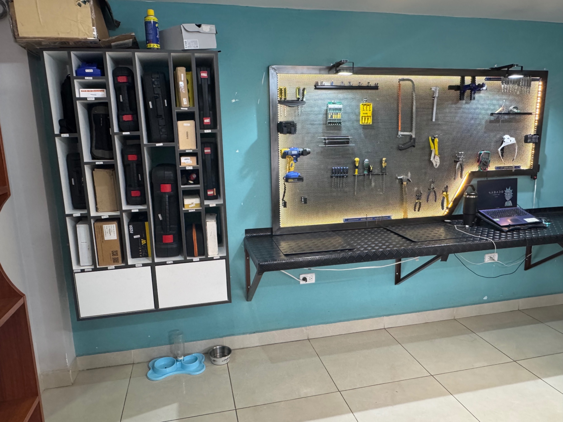 Taller y herramientas de cerrajería automotriz